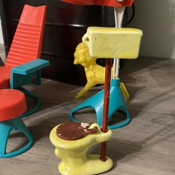 Lot of PENNY BRITE DOLL DELUXE READING CORPORATION VINTAGE BEAUTY PARLOR - Picture 2 of 16